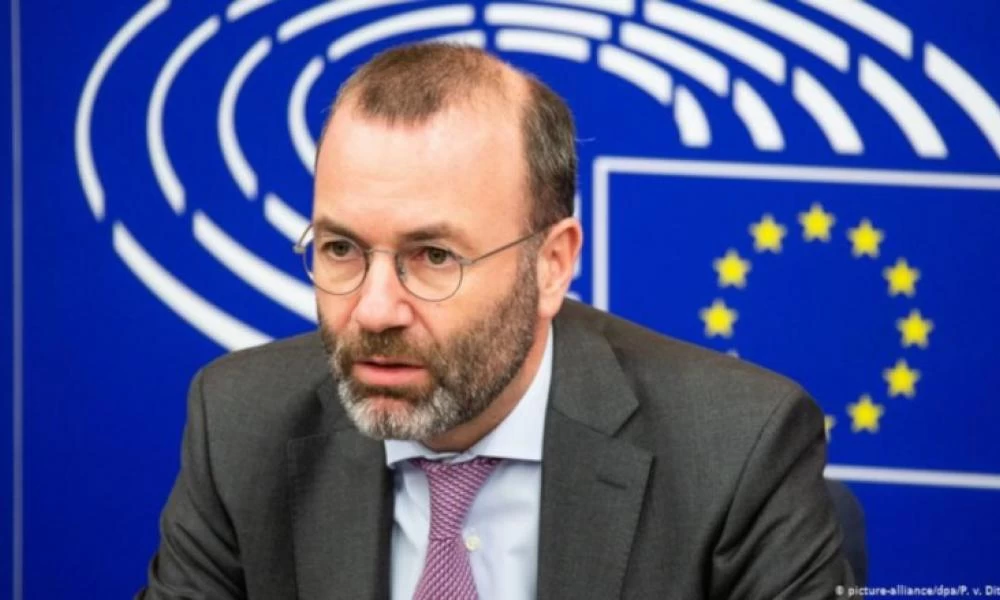 Βέμπερ: "Ολιγωρία της ΕΕ για τα πιστοποιητικά εμβολιασμού"